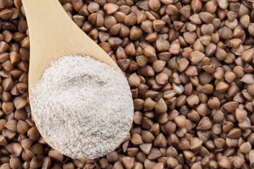 Buchweizen in Topf mit Wasser kochen Quellmethode Beilage
